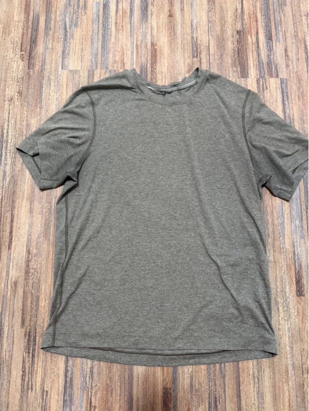 Lululemon men’s Soft Jersey Short-Sleeve Shirt best for a medium